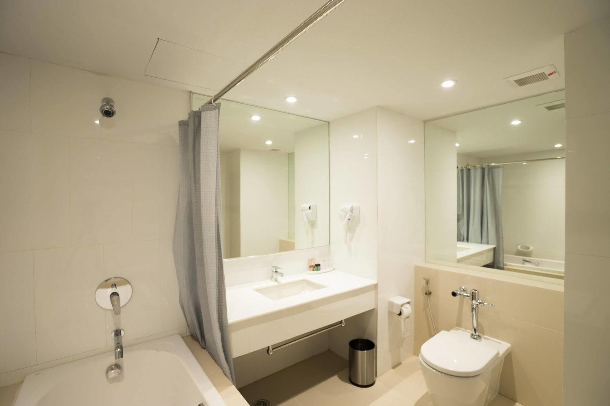 New Season Square Hotel Hat Yai Exterior foto